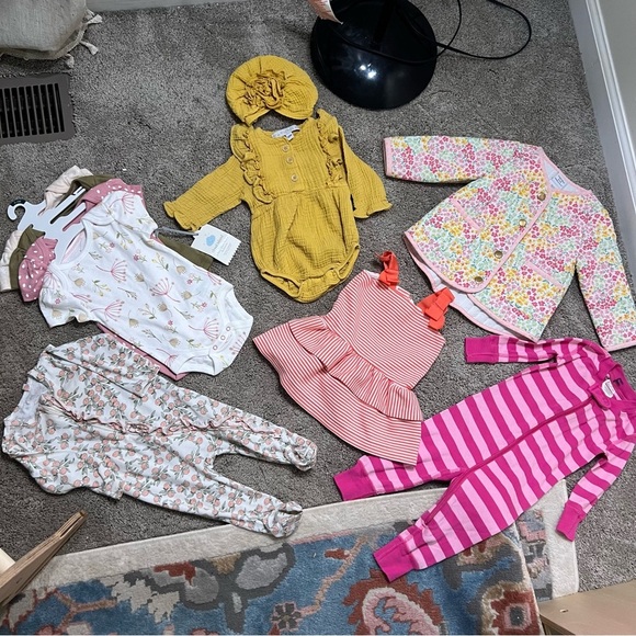 Baby girl quality name brand clothing bundle size 0/3 3/6 & 12 months no flaws - Picture 1 of 11
